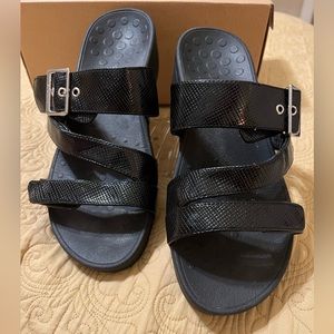 WOMENS VIONIC PLATFORM ORTHO SANDAL SIZE:10